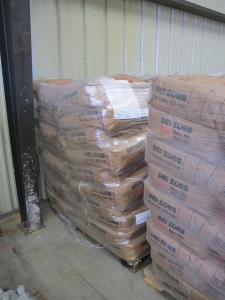 LOT (80) BAGS ABSORBENT, SLIKWIK KIND, PROCESSED CORNCOB FORM. INCINERABLE ABSORBENT. 40 LBS PER BAG (W-44) LOADING & HANDLING FEE $30-